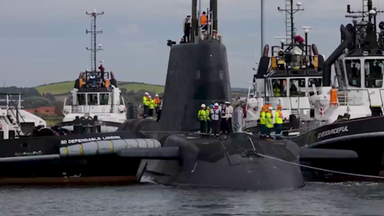 Nuevo submarino nuclear del Reino Unido inicia pruebas